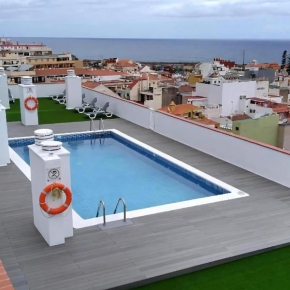 Puerto Cruz Relaxing Shared Pool